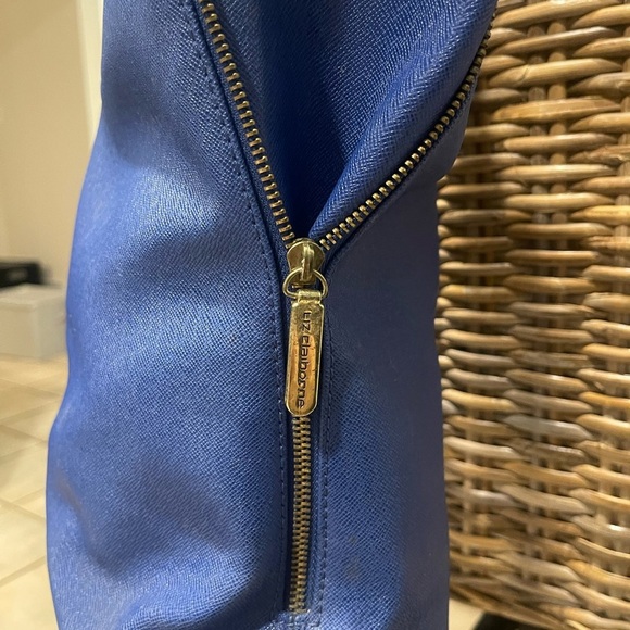 Liz Claiborne large Royal Blue Shoulder Bag with Textured Leather luxury tote​​ - Picture 3 of 10